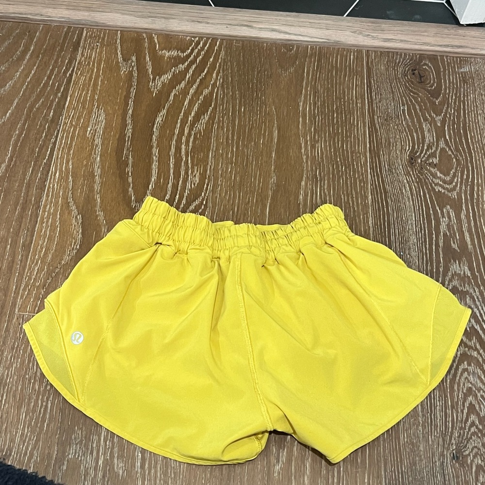 lululemon yellow shorts